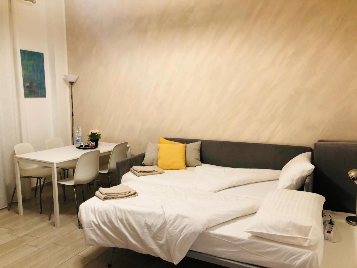 Lovely 2 Room Apartment With Small Garden Milão Exterior foto