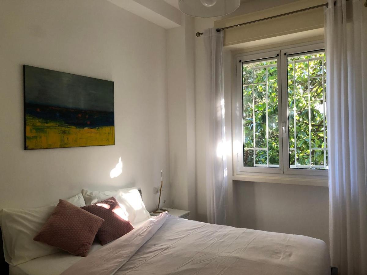 Lovely 2 Room Apartment With Small Garden Milão Exterior foto