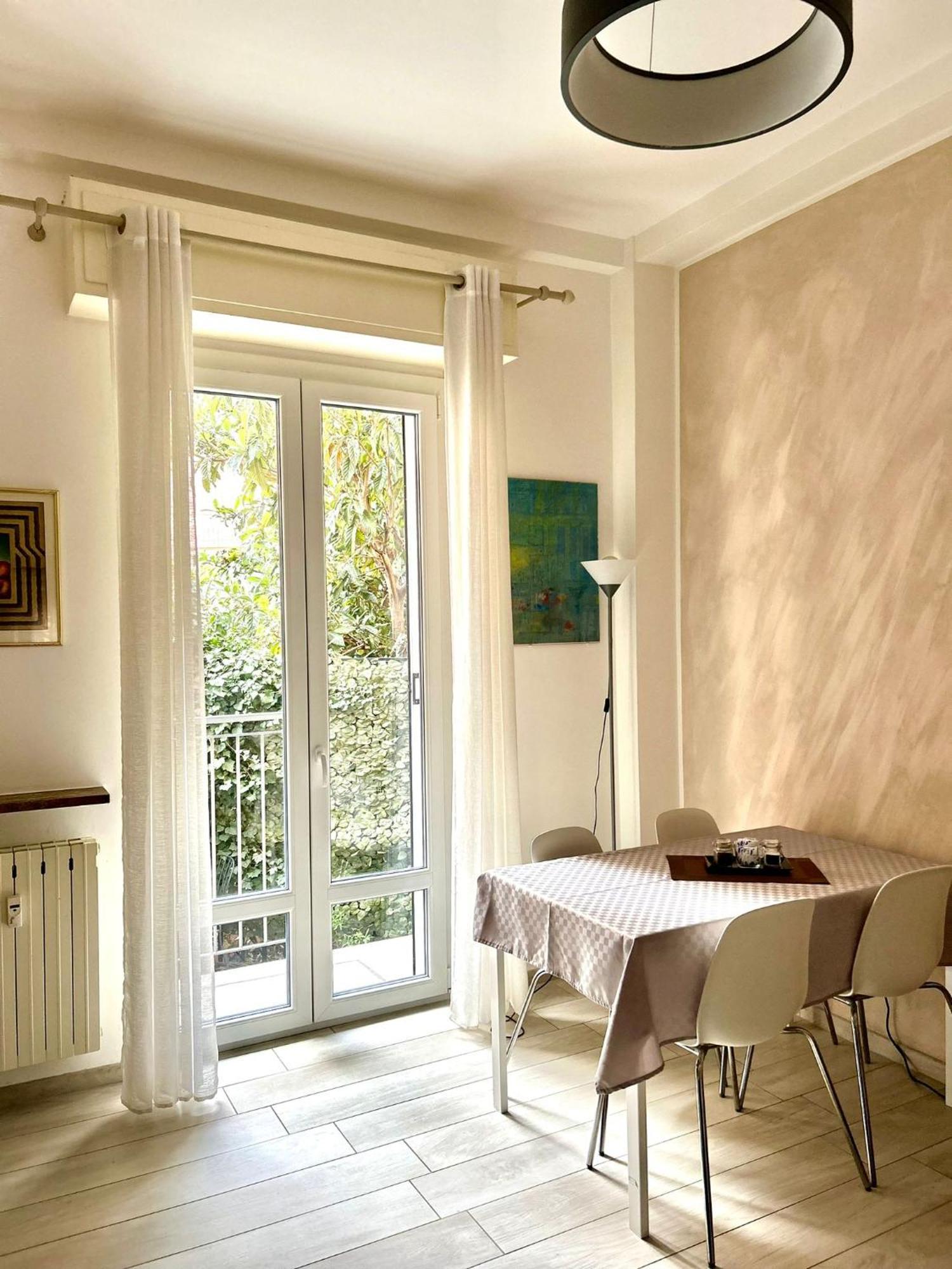 Lovely 2 Room Apartment With Small Garden Milão Exterior foto