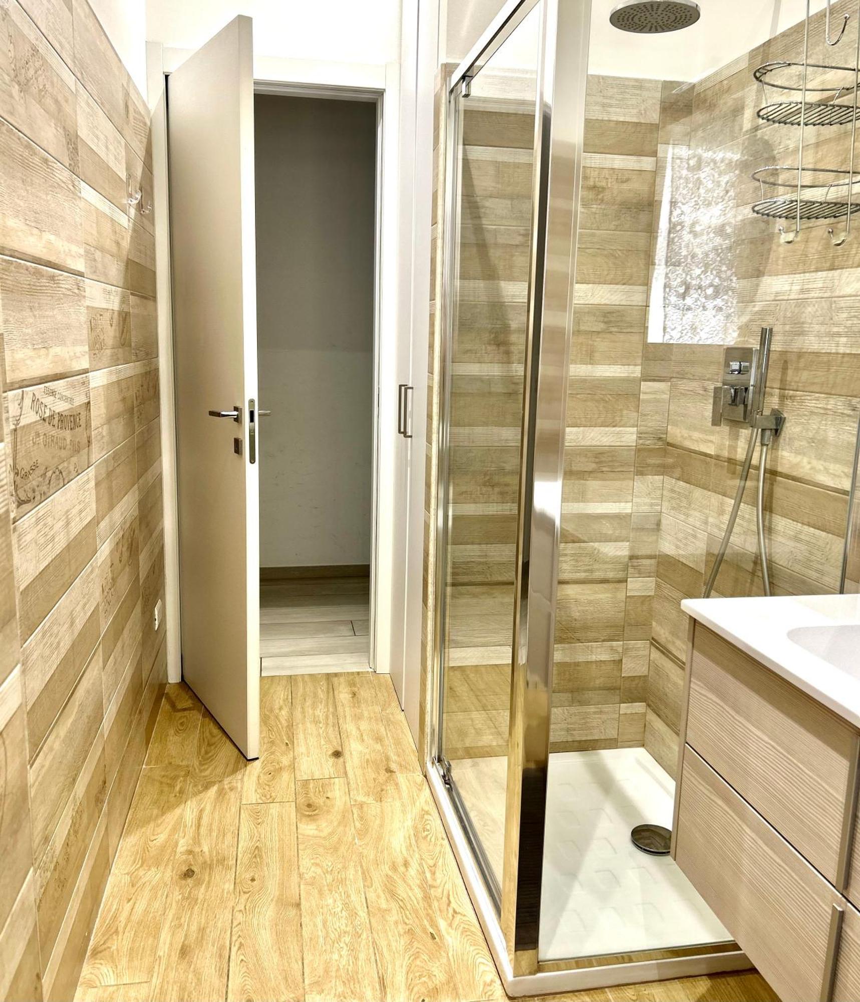 Lovely 2 Room Apartment With Small Garden Milão Exterior foto